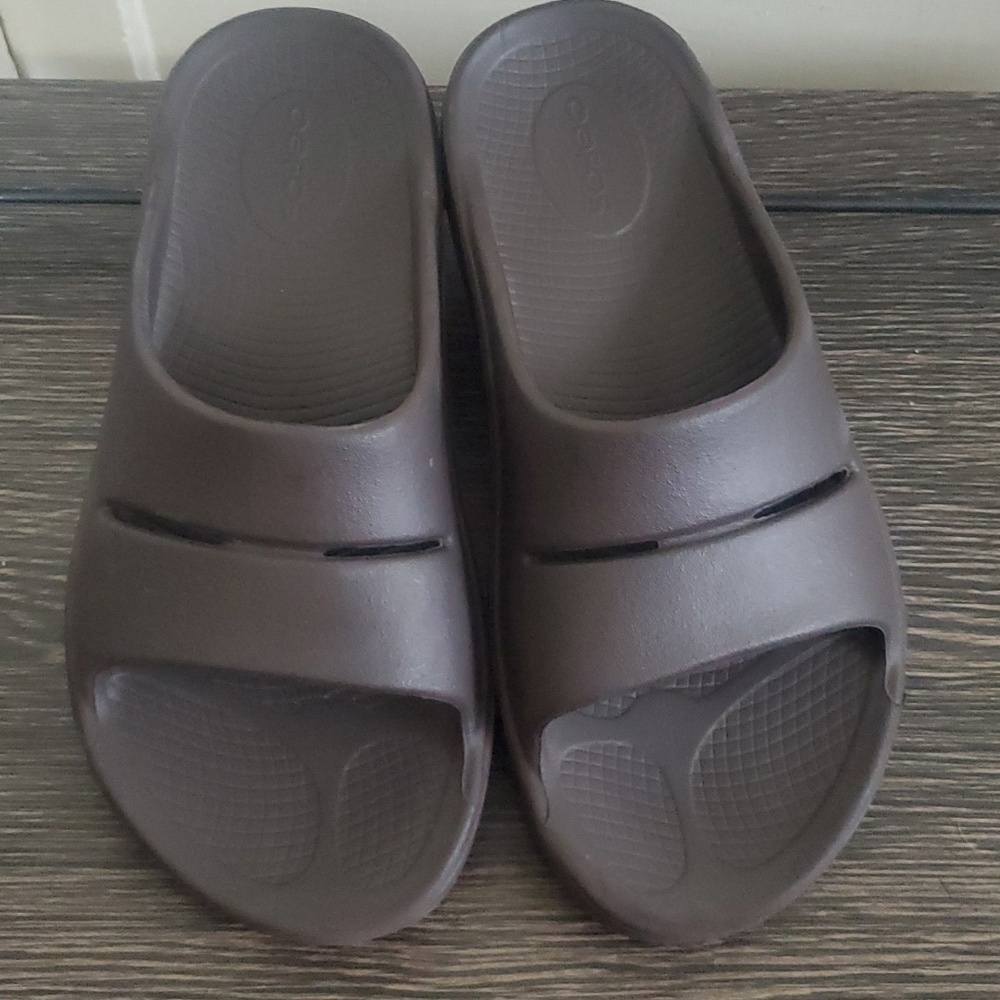 OOFOS Ooah Slip On Slide Sandal Brown Recovery Foam Shoe Unisex M5 W7